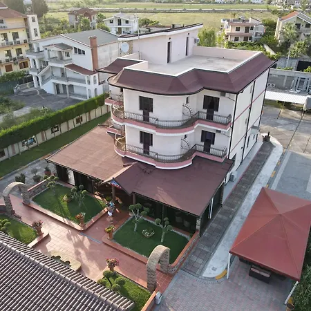 Hotel Drini 3*