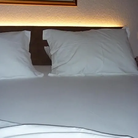 Hotell Drini 3*